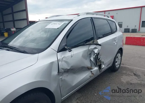 2011 Hyundai Elantra Touring Gls z USA, uszkodzony, nr VIN KMHDC8AE3BU107939